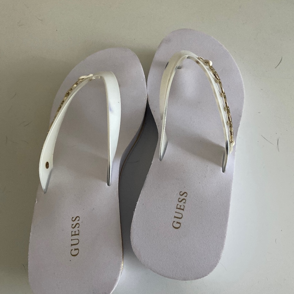 Guess flip flops